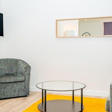 Central Serviced Apartments - 2 Bedroom - Walk Away From City Centre & Universities - Sleeps 4 - 3 X Double Beds - Smart Tvs In All Rooms - Short Term Stays Welcome - Walk Away From Train & Bus Station - Preferred Location For Short Stay In Dundee Zewnętrze zdjęcie